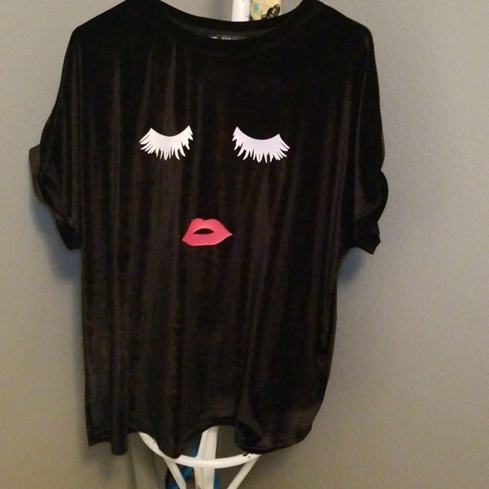 🖤🖤Black Velvet Feel Face Shirt🖤🖤